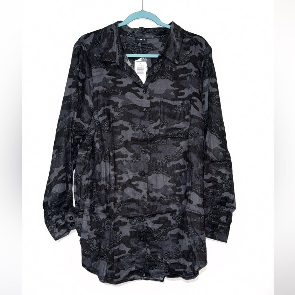 NWT Torrid Dark Camouflage with Leopard Print Button Down Shirt
